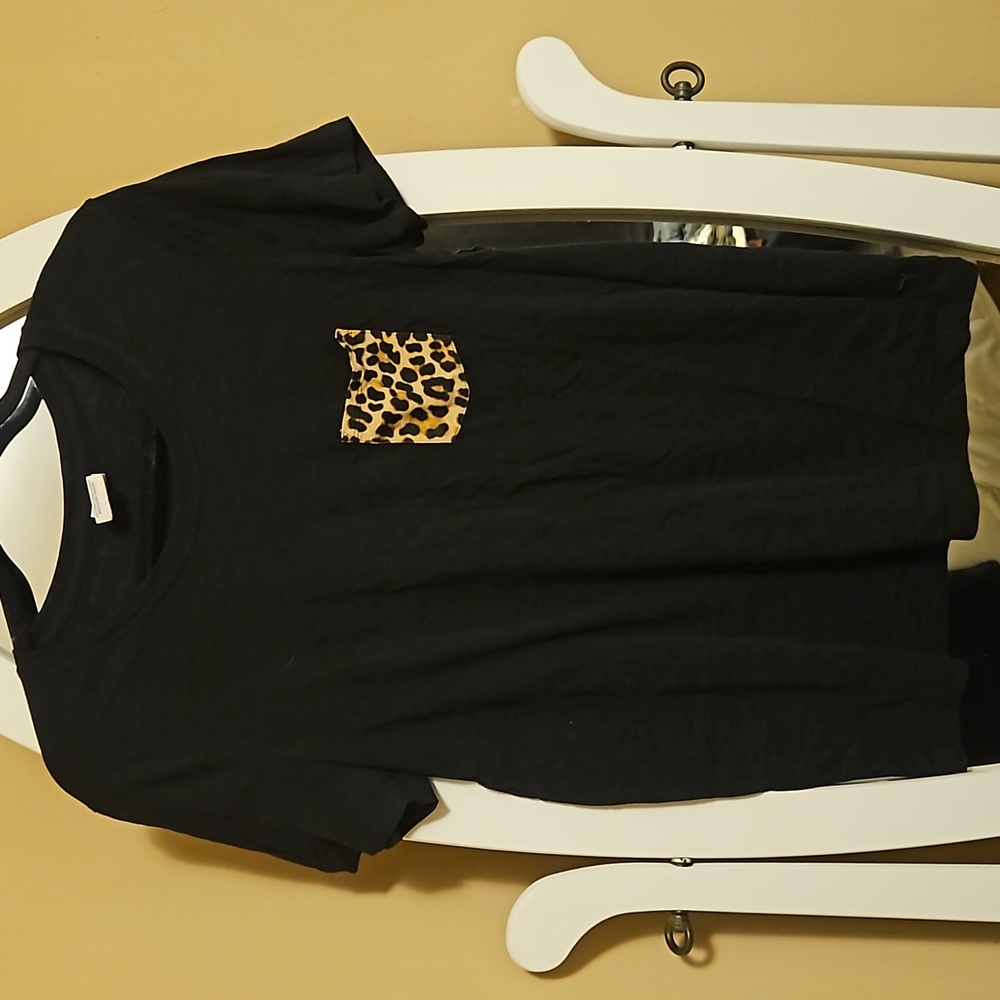 Black tshirt